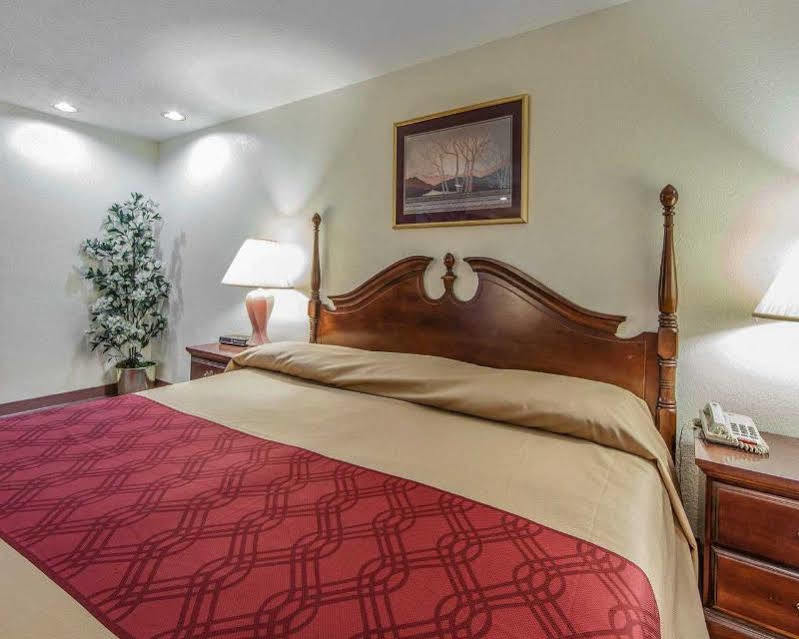 Red Roof Motel 2*